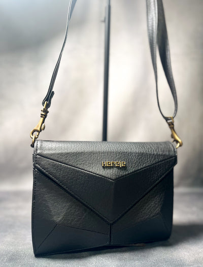 HEREJE - MANILLA BLACK