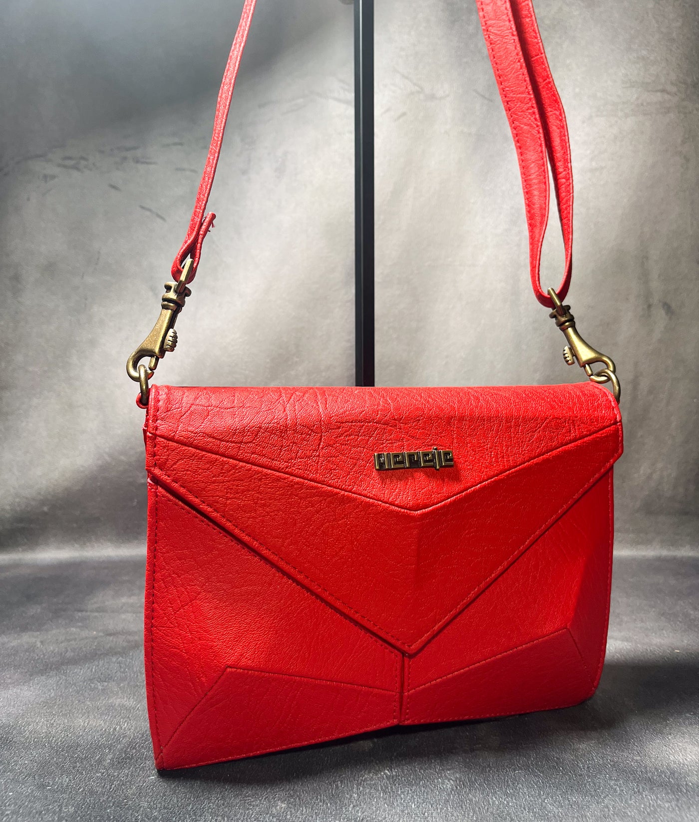 HEREJE - MANILLA RED