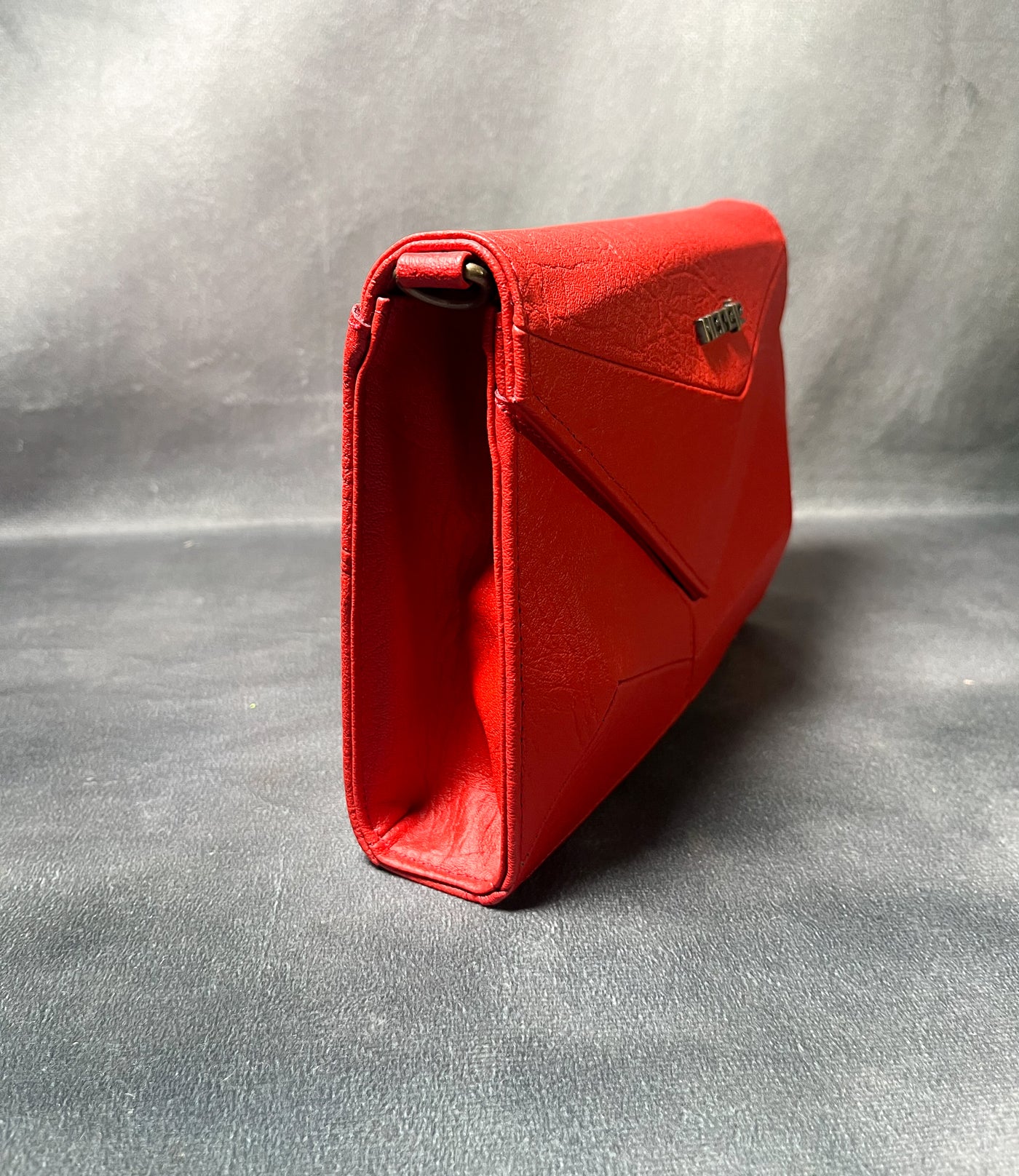 HEREJE - MANILLA RED