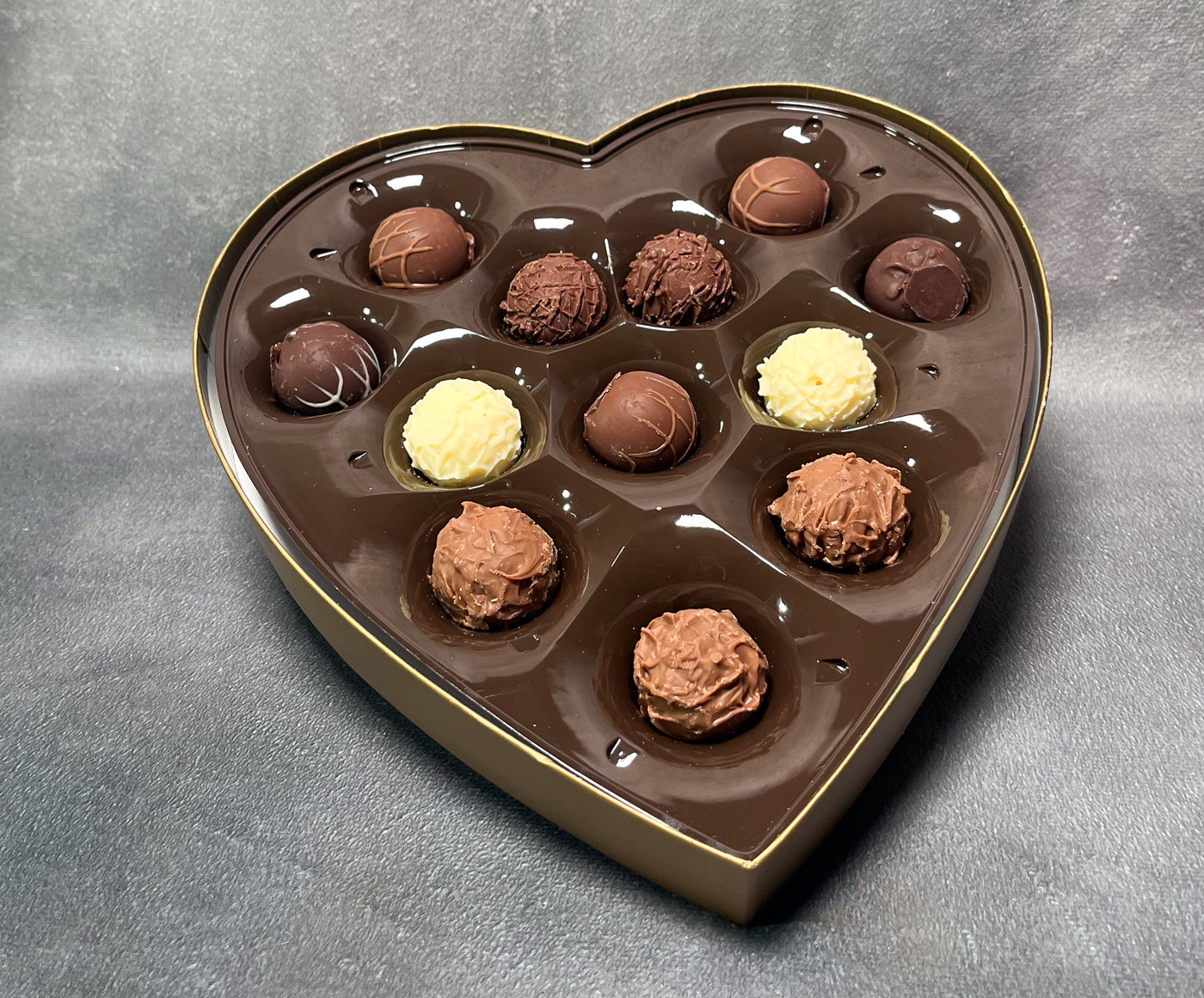 LINDT GOURMET 12 TRUFFLES