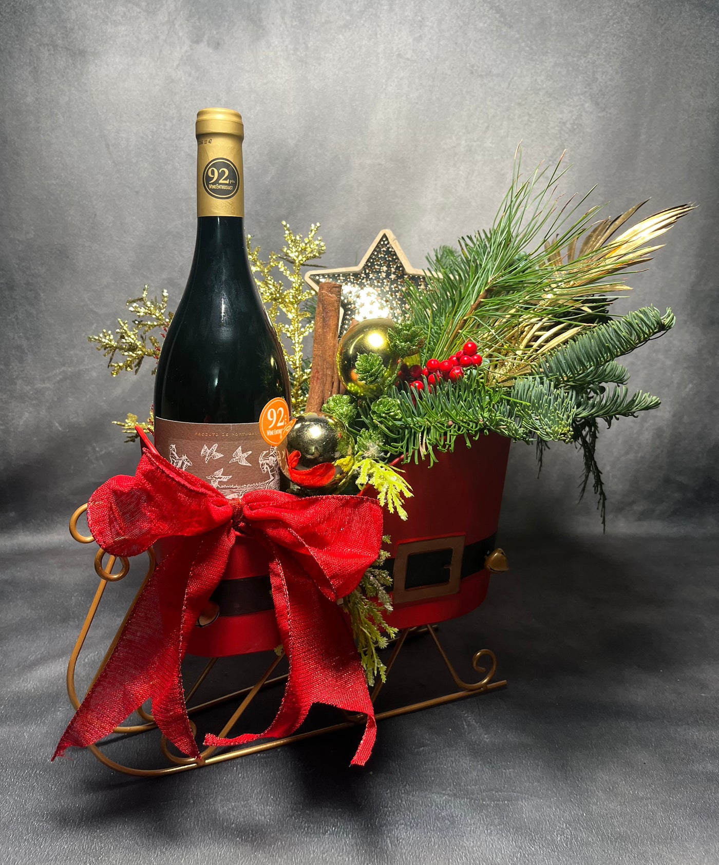 SANTA CLAUS IS COMIN' TO TOWN - RED WINE