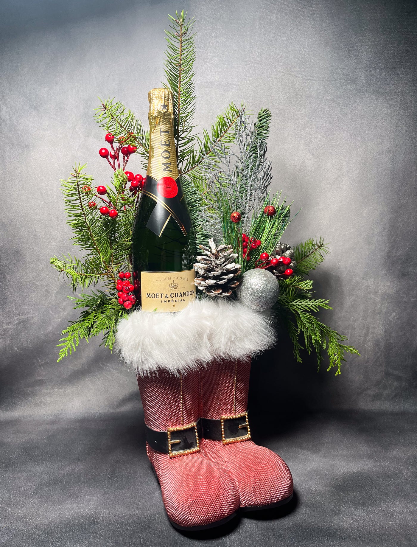 SANTA, CAN'T YOU HEAR ME - MOET