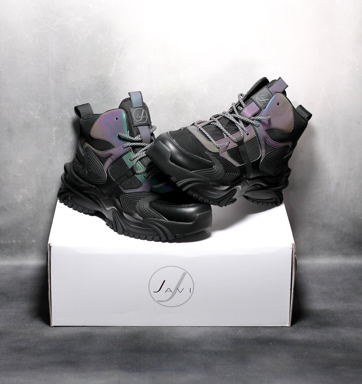 BLACK JAVI SNEAKERS