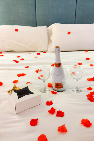 HAPPY ANNIVERSARY - ROOM DECORATION