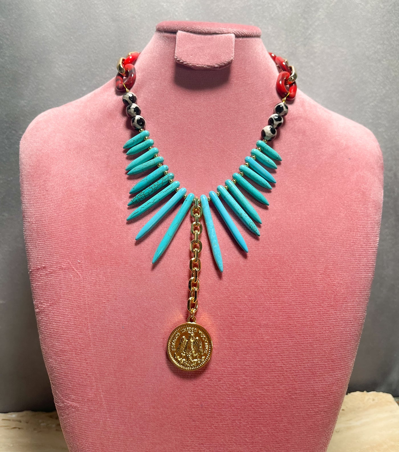 PRETTY QUARTZ NECKLACE