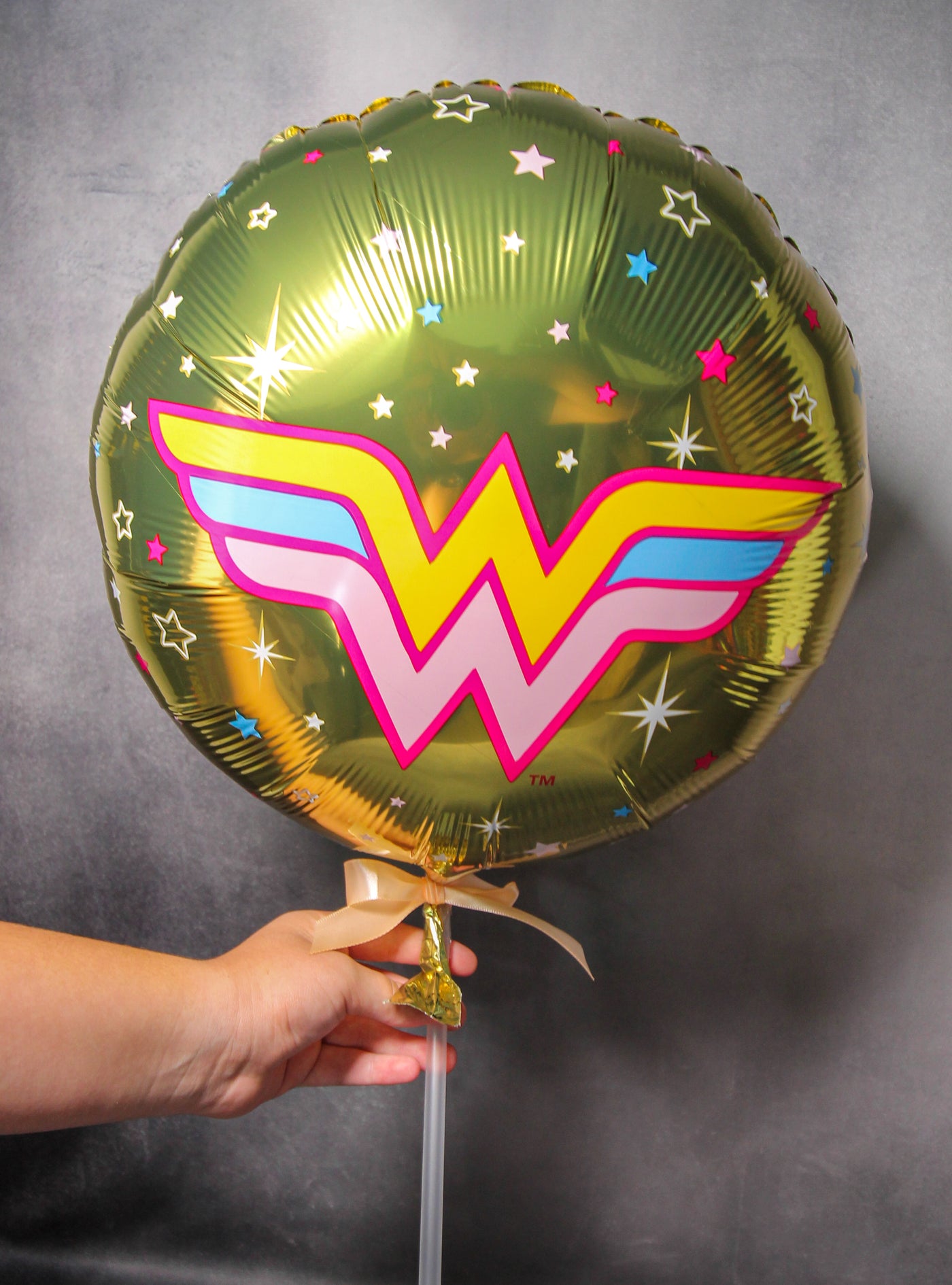WONDER WOMAN GLOBE